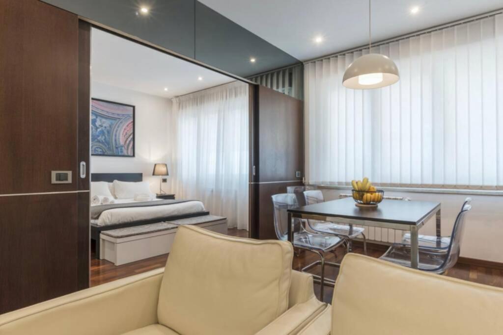 Happy Rome Casa Vacanze ภายนอก รูปภาพ